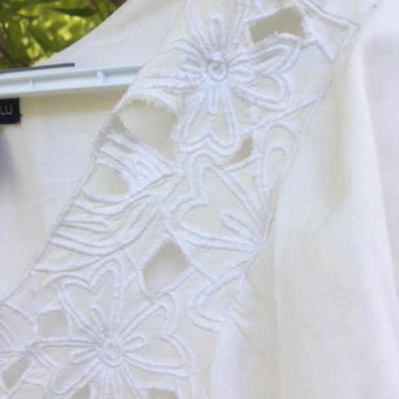 Crisp, White, Cotton Blouse with Lace NWOT  M - Picture 3 of 6